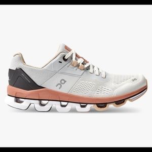 On cloud Running Cloudace Glacier and Terra Cotta Size 10